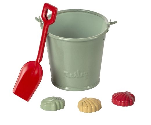 beach-bucket-shovel-shells