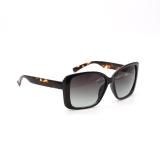 dark-tortoiseshell-sunglasses-with-square-frames