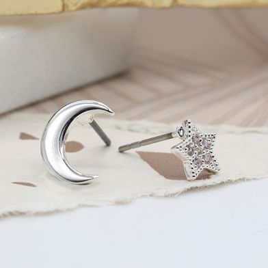 silver-plated-star-moon-mismatched-earrings
